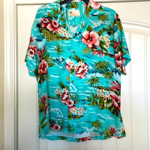 Original law of shirts made out of silk. - Picture 1 of 1